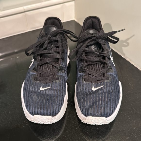 Nike Lebron James Witness V6  Sz 7Y Basketball Shoes    Navy/Black DDO423-002 - Picture 1 of 4